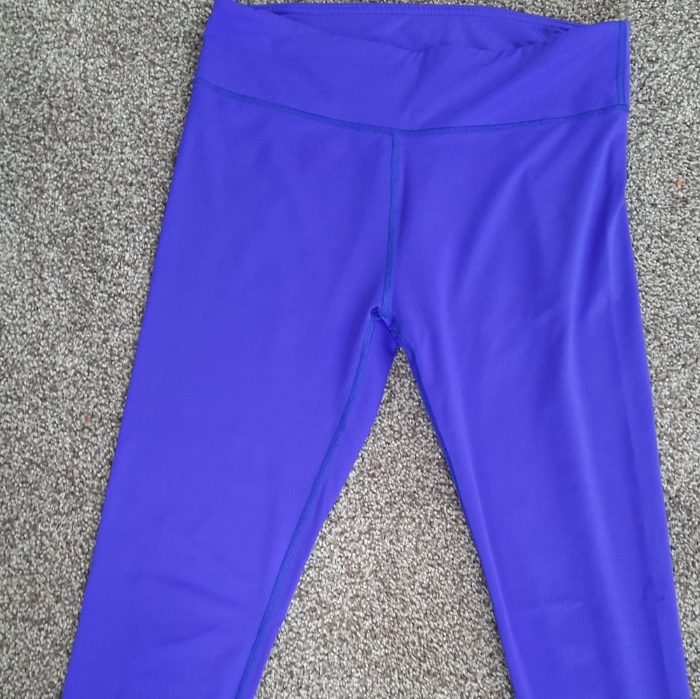 Like new Purple/blue capri leggings